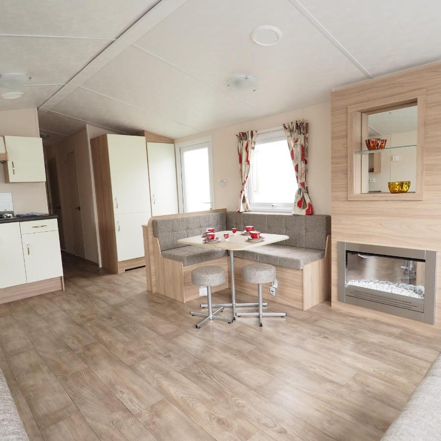 Vakantiepark Wilhelm Tell Superieur Chalet Opglabbeek Exteriér fotografie